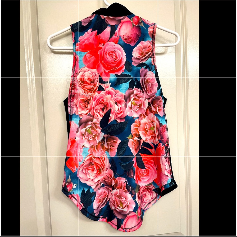 Lululemon size 6 rose button top